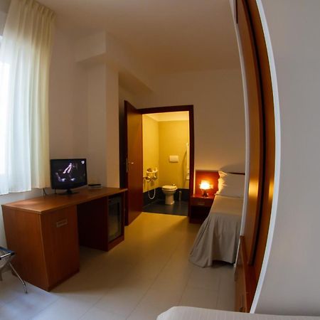 Hotel Miramare Латина Номер фото