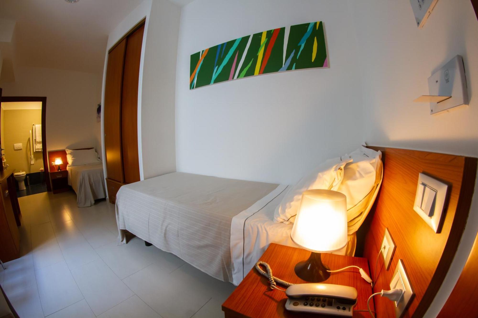 Hotel Miramare Латина Номер фото